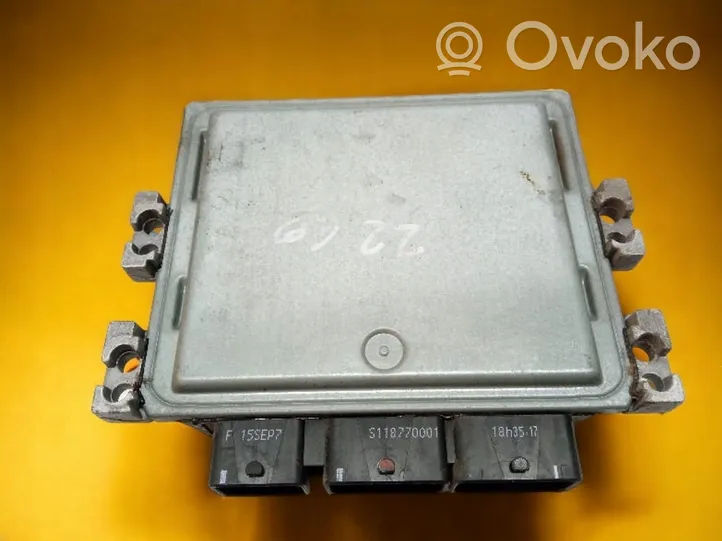 Renault Scenic II -  Grand scenic II Sterownik / Moduł ECU 8200804775