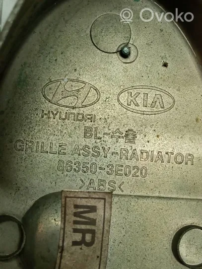 KIA Sorento Grille de calandre avant 863503E020
