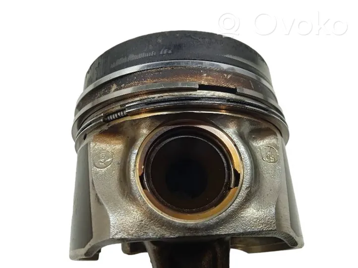 Volkswagen Touareg I Piston with connecting rod 