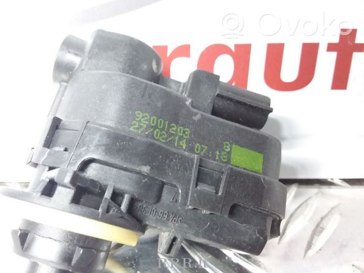 Nissan Qashqai Žibintų aukščio reguliavimo varikliukas 92001203