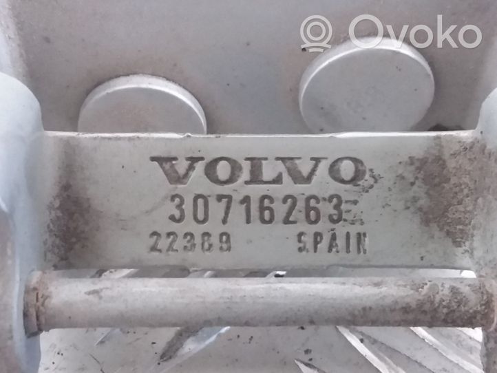 Volvo V50 Aizmugurējā pārsega eņģe (-ess) 30716263