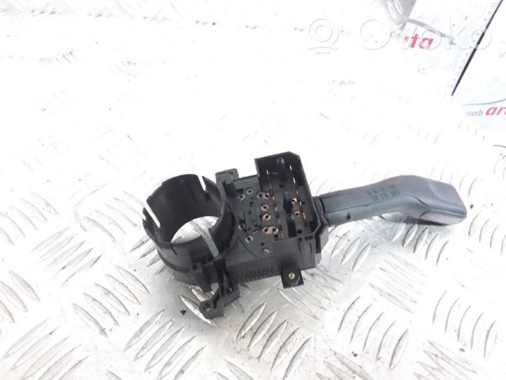 Audi A6 S6 C5 4B Suuntavilkun vipu 8L0953513G