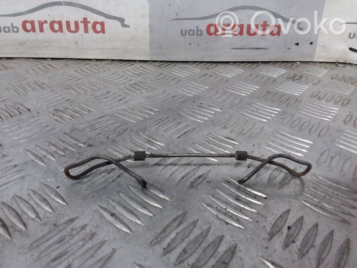 Volvo V70 Front brake pad spring 