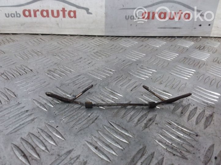 Volvo V70 Front brake pad spring 