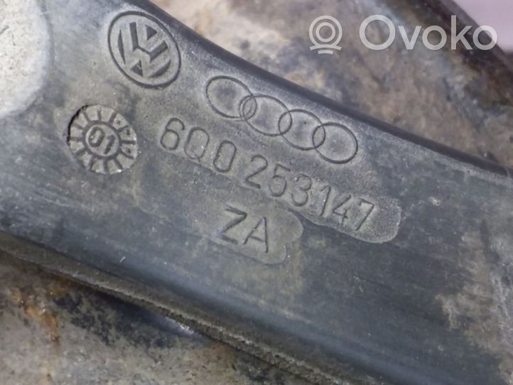 Volkswagen Golf IV Äänenvaimentimen kannattimen pidin 6Q0253147