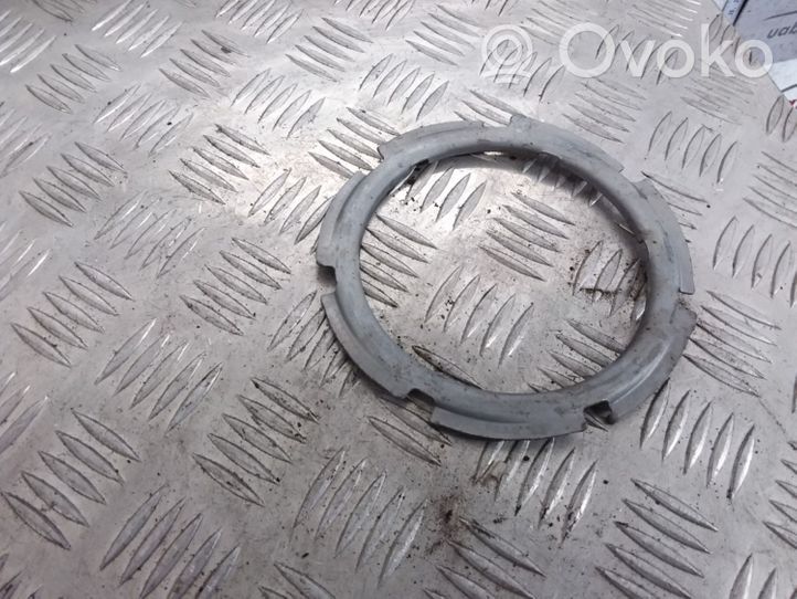 Audi Q3 8U Anello/dado di bloccaggio della vite della pompa del carburante nel serbatoio 1K0201375