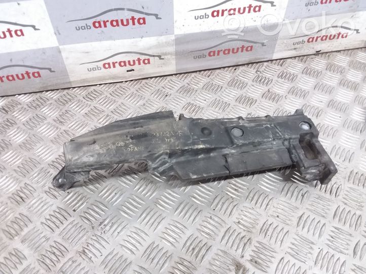 Audi Q3 8U Wygłuszenie / Pianka błotnika przedniego 8U0823722A