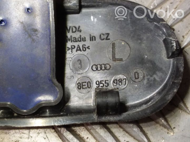 Audi A4 S4 B7 8E 8H Langų skysčio purkštukas (-ai) priekinio stiklo 8E0955987D