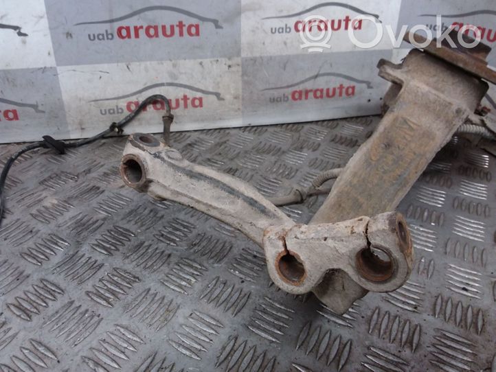 Audi A4 S4 B5 8D Fuso a snodo con mozzo ruota anteriore 8D0407257M