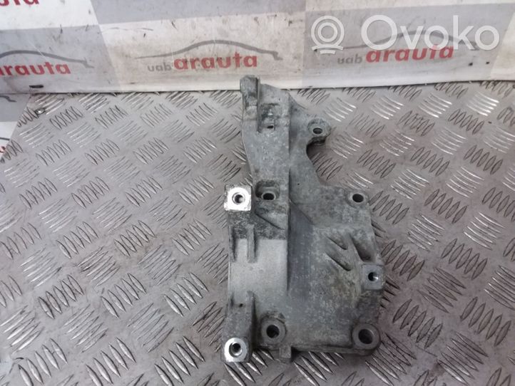 Volkswagen Polo Supporto del generatore/alternatore 045903143E