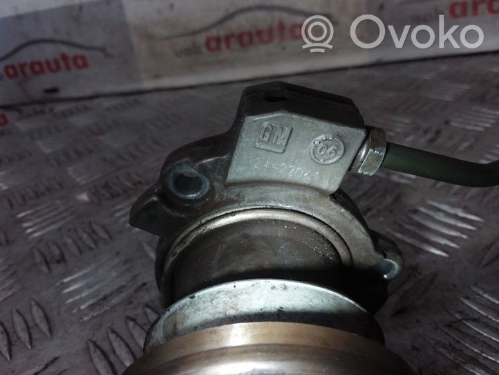 Opel Zafira B Pomocniczy cylinder łożyska wciskowego sprzęgła 24422061