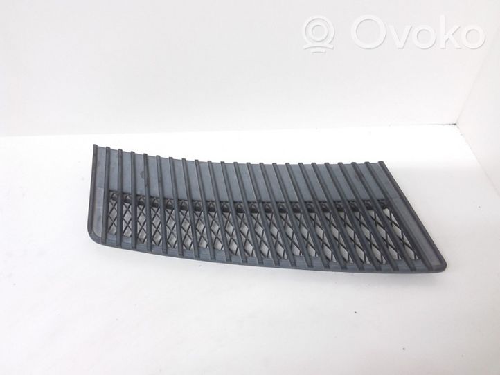 BMW 5 E28 Bonnet/hood grill 51131874518