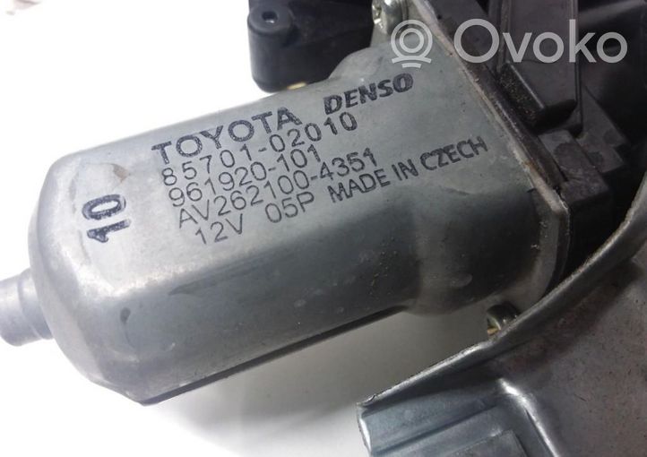 Toyota Avensis T270 Elektryczny podnośnik szyby drzwi przednich 8570102010
