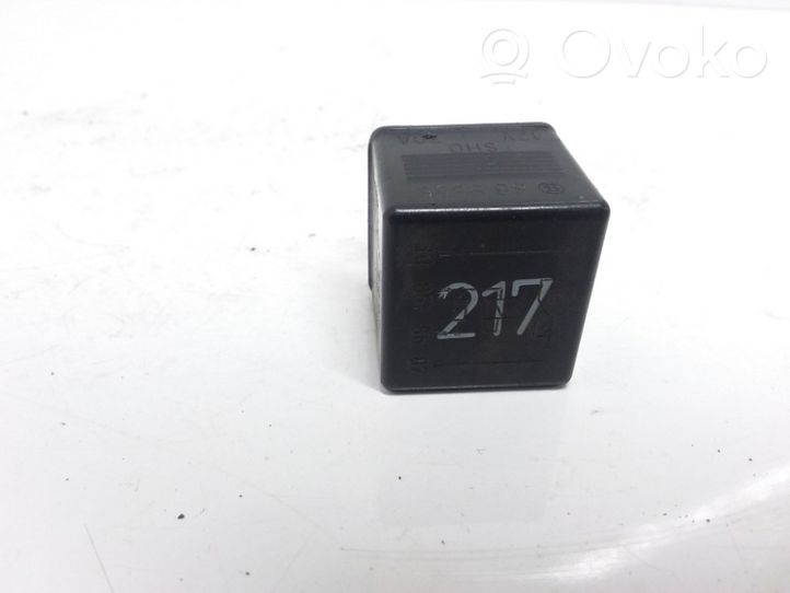 Audi A6 S6 C4 4A Other relay 443951253S