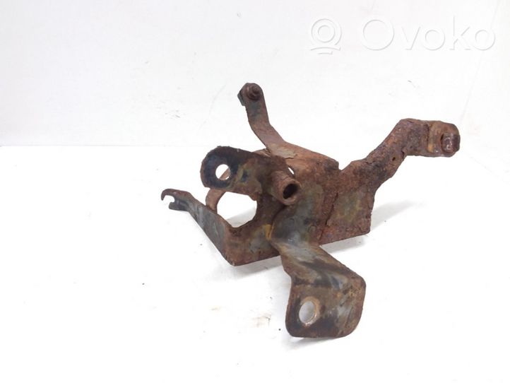 Opel Zafira A Power steering pump mounting bracket 