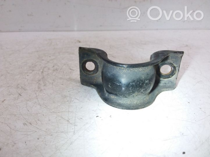 Honda CR-V Sway bar bush bracket, front SAA