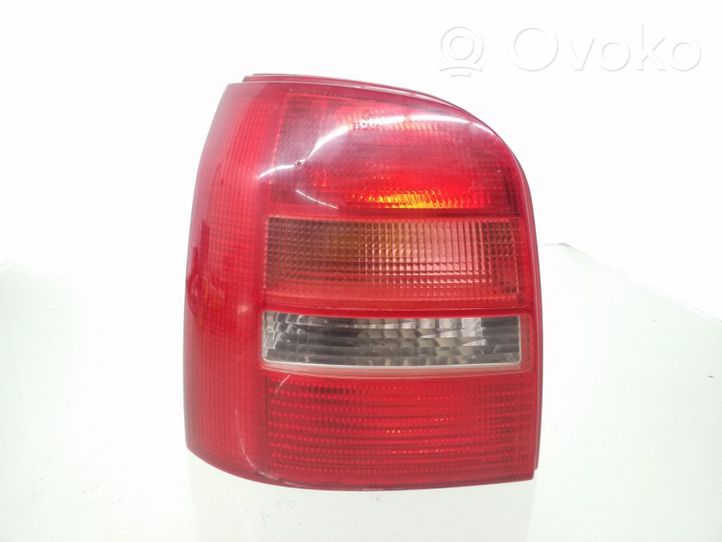 Audi A4 S4 B5 8D Luci posteriori 8D9945095C