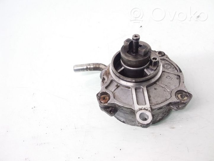 Mercedes-Benz C W202 Pompe à vide A6112300065