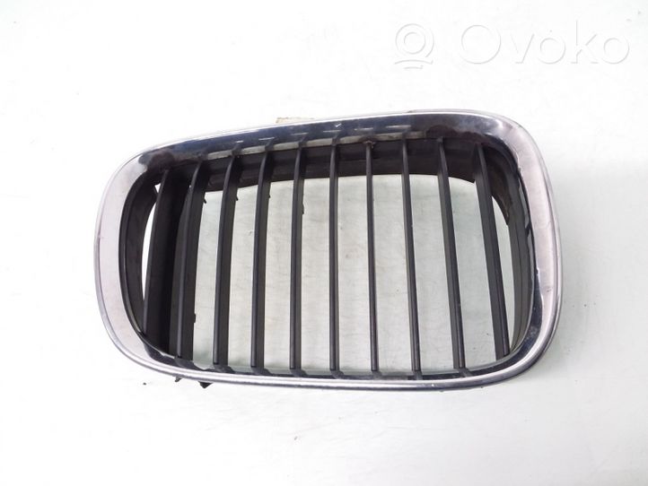 BMW 5 E39 Grille de calandre avant 8159314