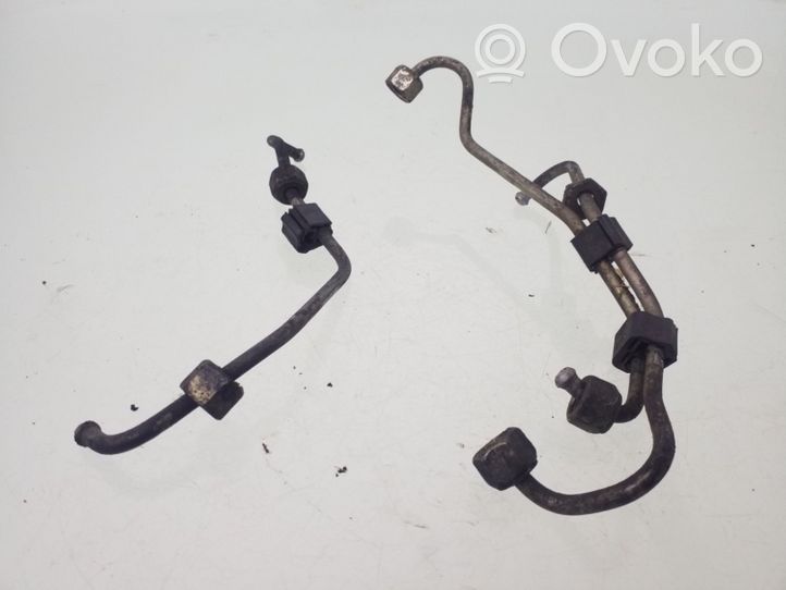 Audi A4 S4 B5 8D Fuel injector supply line/pipe 