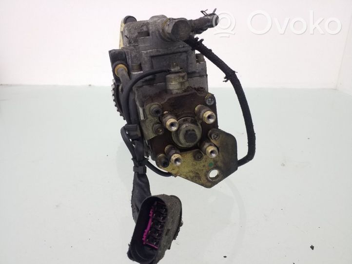 Volkswagen Golf IV Pompe d'injection de carburant à haute pression 038130107D