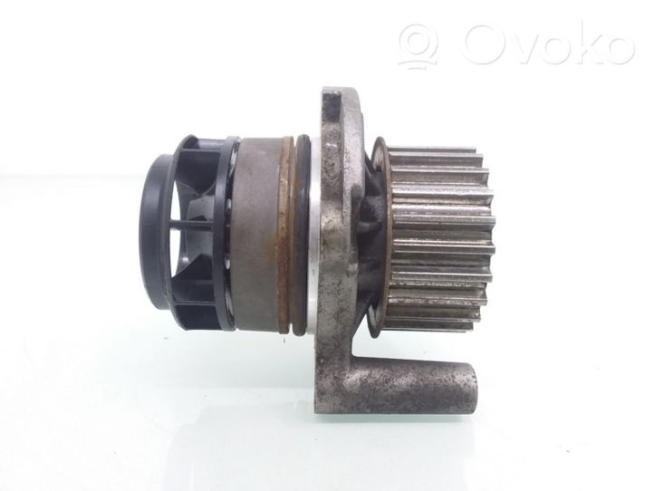 Audi A4 S4 B7 8E 8H Pompa dell’acqua 06A121031C