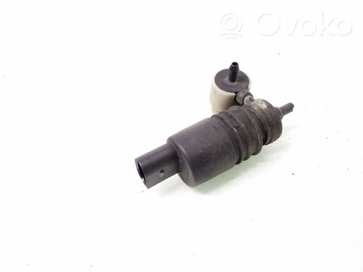 Audi A6 Allroad C5 Windscreen/windshield washer pump 