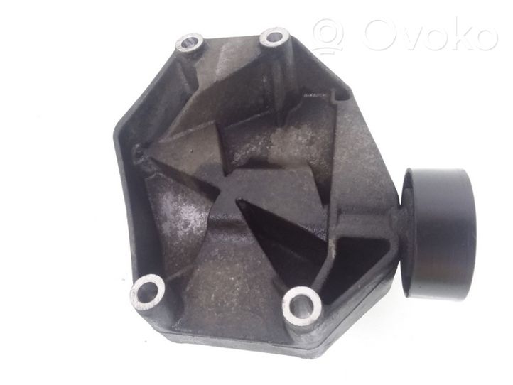 Opel Signum Support de générateur / alternateur 55167675