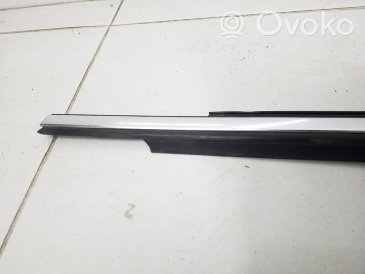 Volvo XC90 Moulures des vitres de la porte avant 30661283