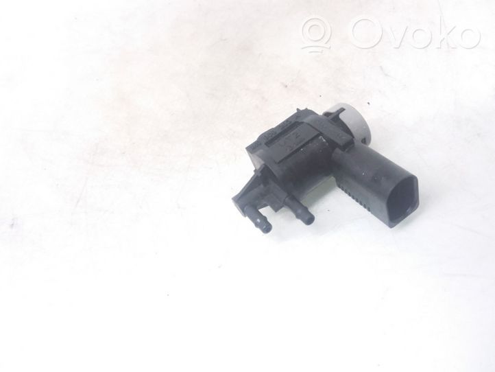 Volkswagen Touran I Vacuum valve 1K0906283A