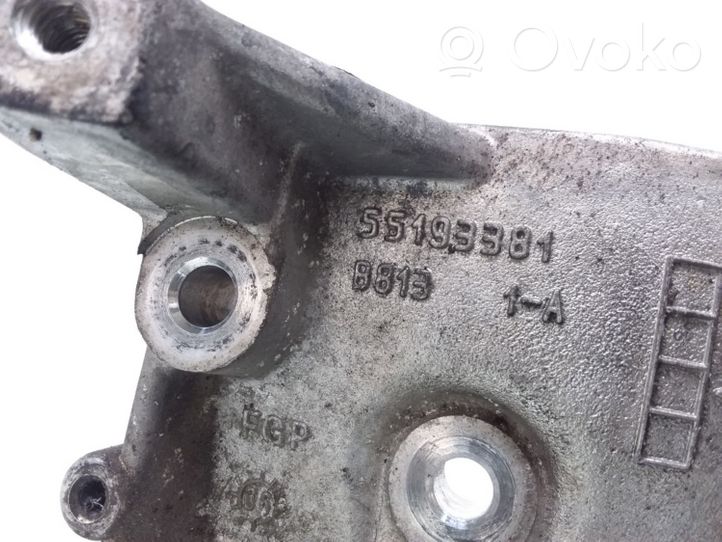 Fiat Croma Staffa di montaggio del compressore dell’A/C 55193381