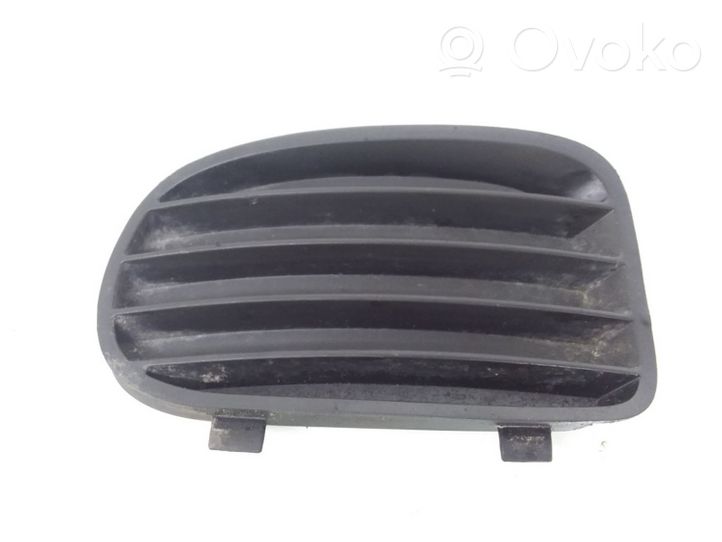 Opel Vectra B Front bumper lower grill 90586626