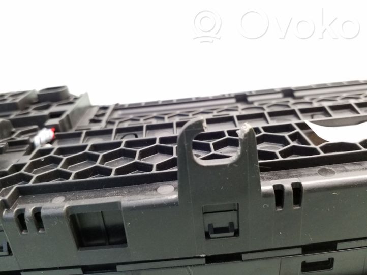 6822774 BMW 7 G11 G12 Radio / CD-Player / DVD-Player / Navigation 