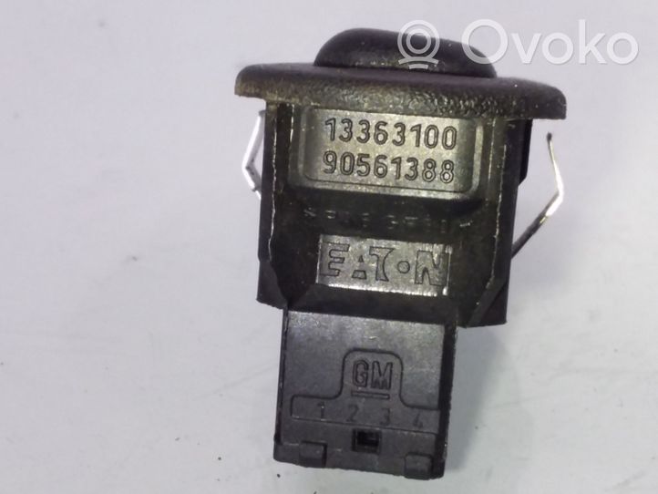 Opel Astra G Interruttore di controllo dell’alzacristalli elettrico 90561388