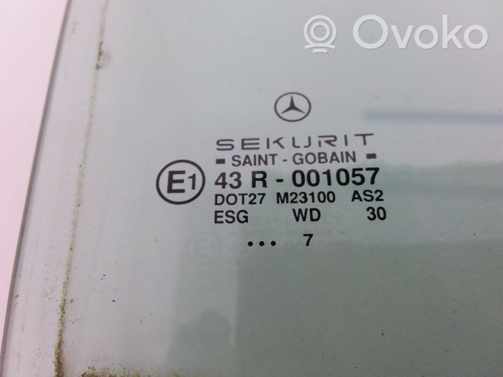 Mercedes-Benz C W202 Takaoven ikkunalasi 43R001057