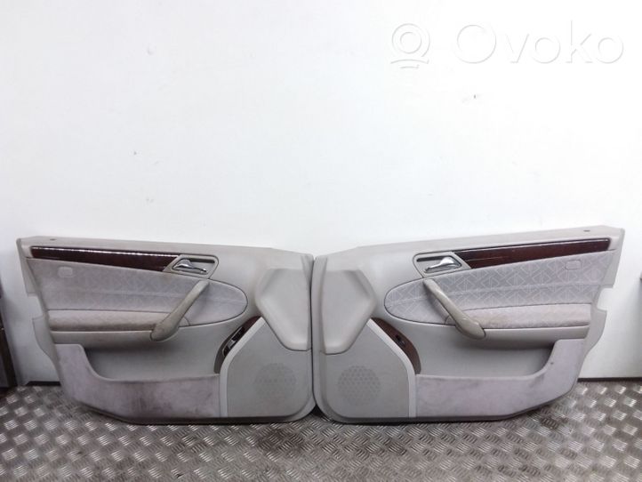 Mercedes-Benz C W203 Set di rivestimento sedili e portiere 