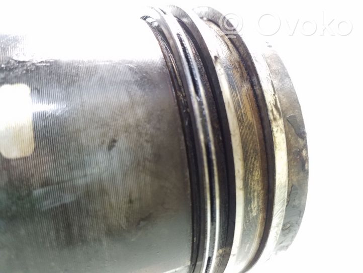 Peugeot 307 Piston avec bielle 085171