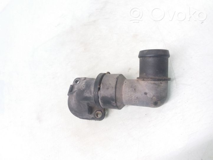 Volkswagen Golf III Termostato/alloggiamento del termostato 037121121A