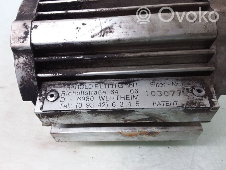 Audi 80 90 S2 B4 Supporto di montaggio del filtro dell’olio 103077