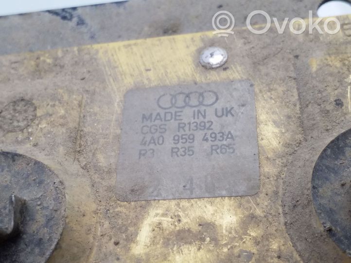 Audi 80 90 S2 B4 Aušinimo ventiliatoriaus rėlė 4A0959493A