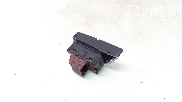 Audi A1 Central locking switch button 8K1962107