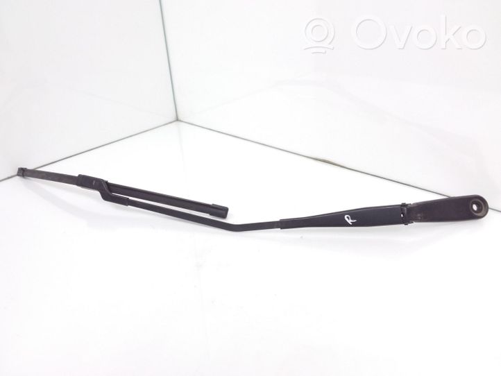 Volvo XC60 Front wiper blade arm 30753526