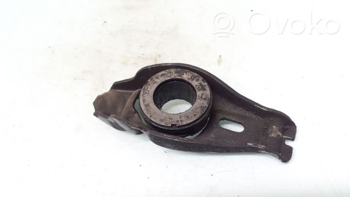 Volkswagen PASSAT B5.5 Forcella del braccio di rilascio della frizione 01E141719