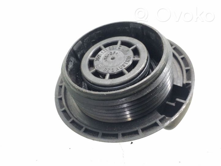 Volkswagen PASSAT B4 Vase d'expansion / bouchon de réservoir de liquide de refroidissement 357121321C