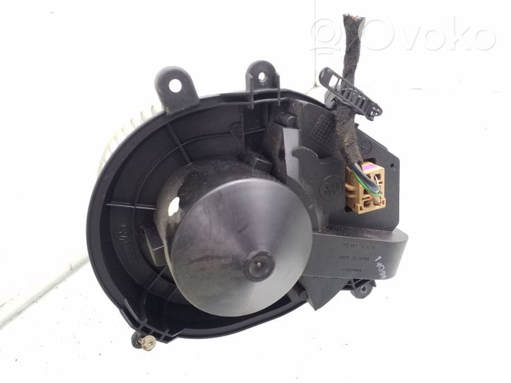 Volkswagen PASSAT B5 Soplador/ventilador calefacción 740221233F