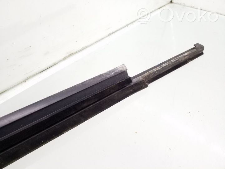 Audi A8 S8 D4 4H Moulures des vitres de la porte arrière 4H0853763