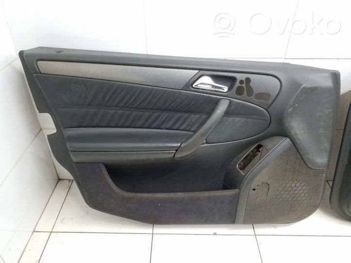 Mercedes-Benz C W203 Tapicerka / Komplet A2118200126