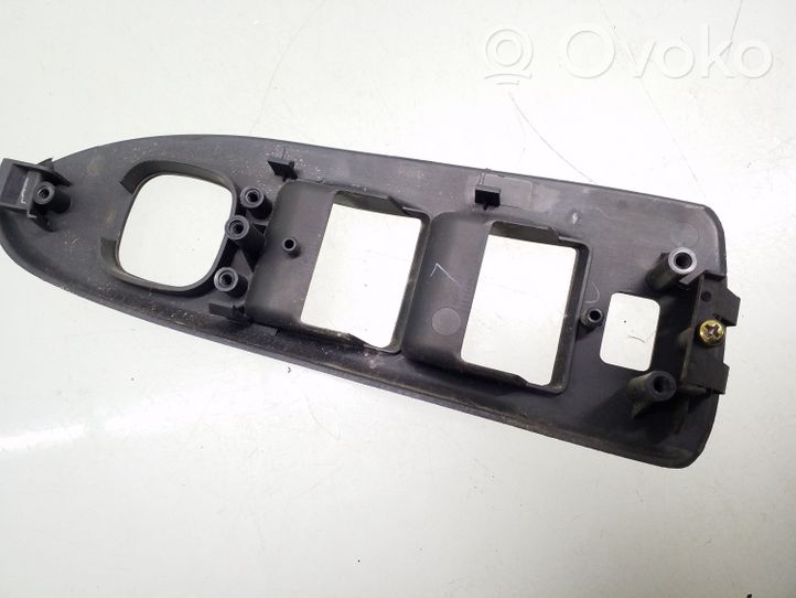 Mazda 626 Rivestimento pulsantiera finestrino della portiera anteriore GE6T684L6