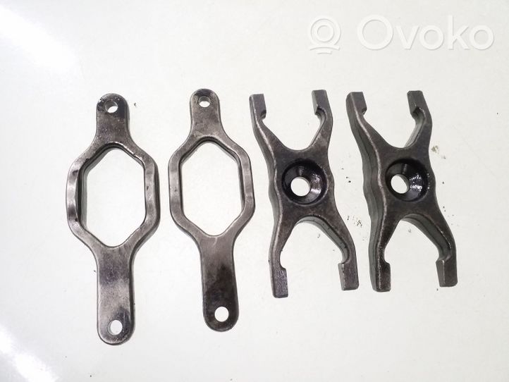 Opel Vectra C Support de pince d'injecteur de carburant 