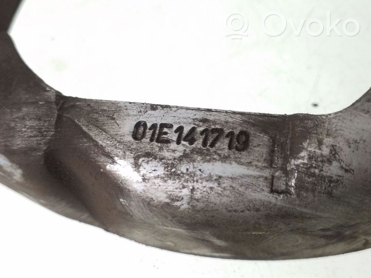 Volkswagen PASSAT B5.5 Forcella del braccio di rilascio della frizione 01E141719